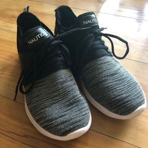 Nautica black and grey lightly used sneaker 8.5